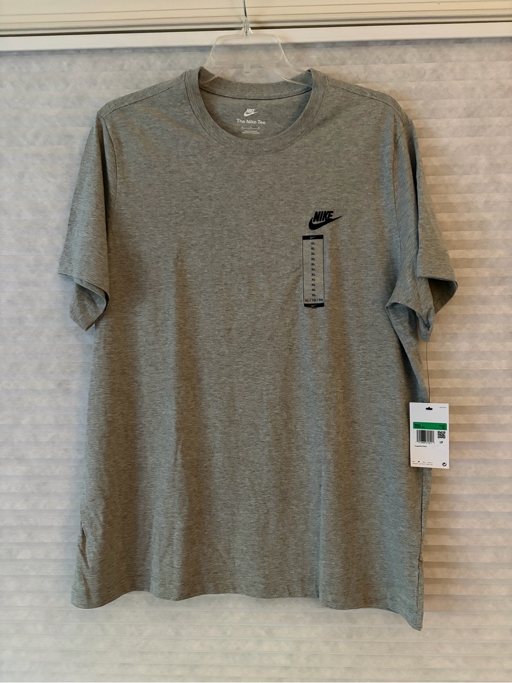 Nike Men’s Heather Gray Short Sleeve Tee with Chest Logo